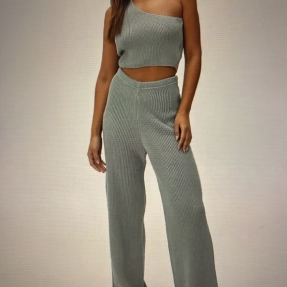 As Seen on Paige DeSirbo One Shoulder Top and Knit Pant Set - Picture 3 of 12
